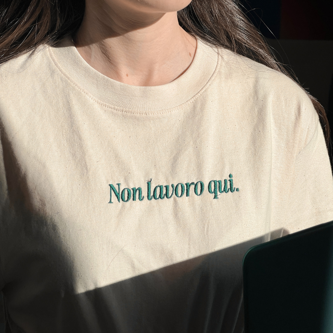 T-Shirt | Non lavoro qui 💼 | Vestibilità Over
