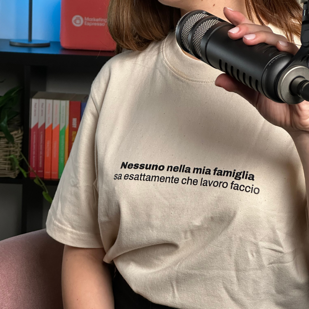T-Shirt | Nessuno nella mia famiglia ❌ | Vestibilità Over